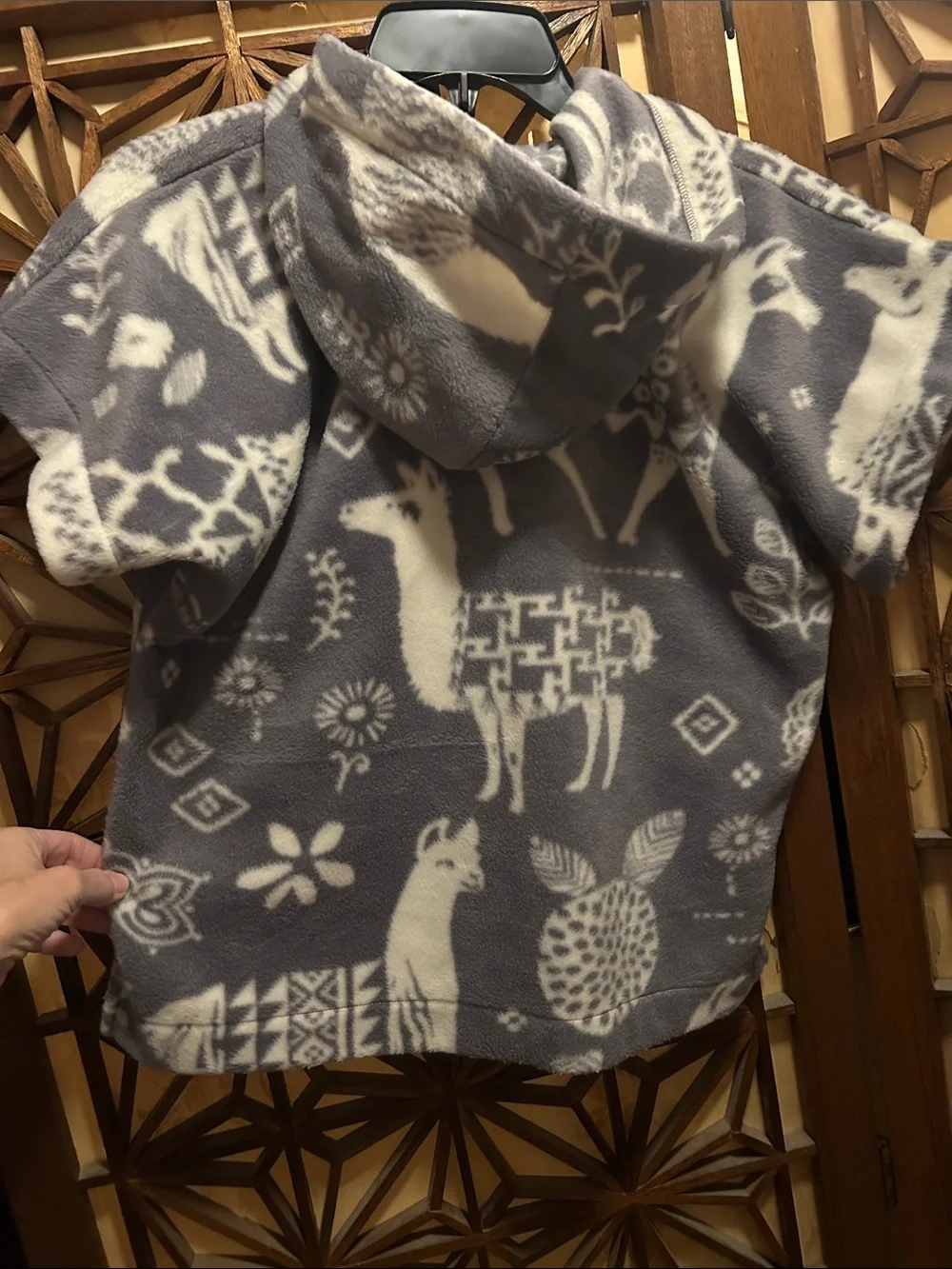 Fi and Me fiandme.com Kids' Gray & White Llama Fleece Hooded Pullover Small